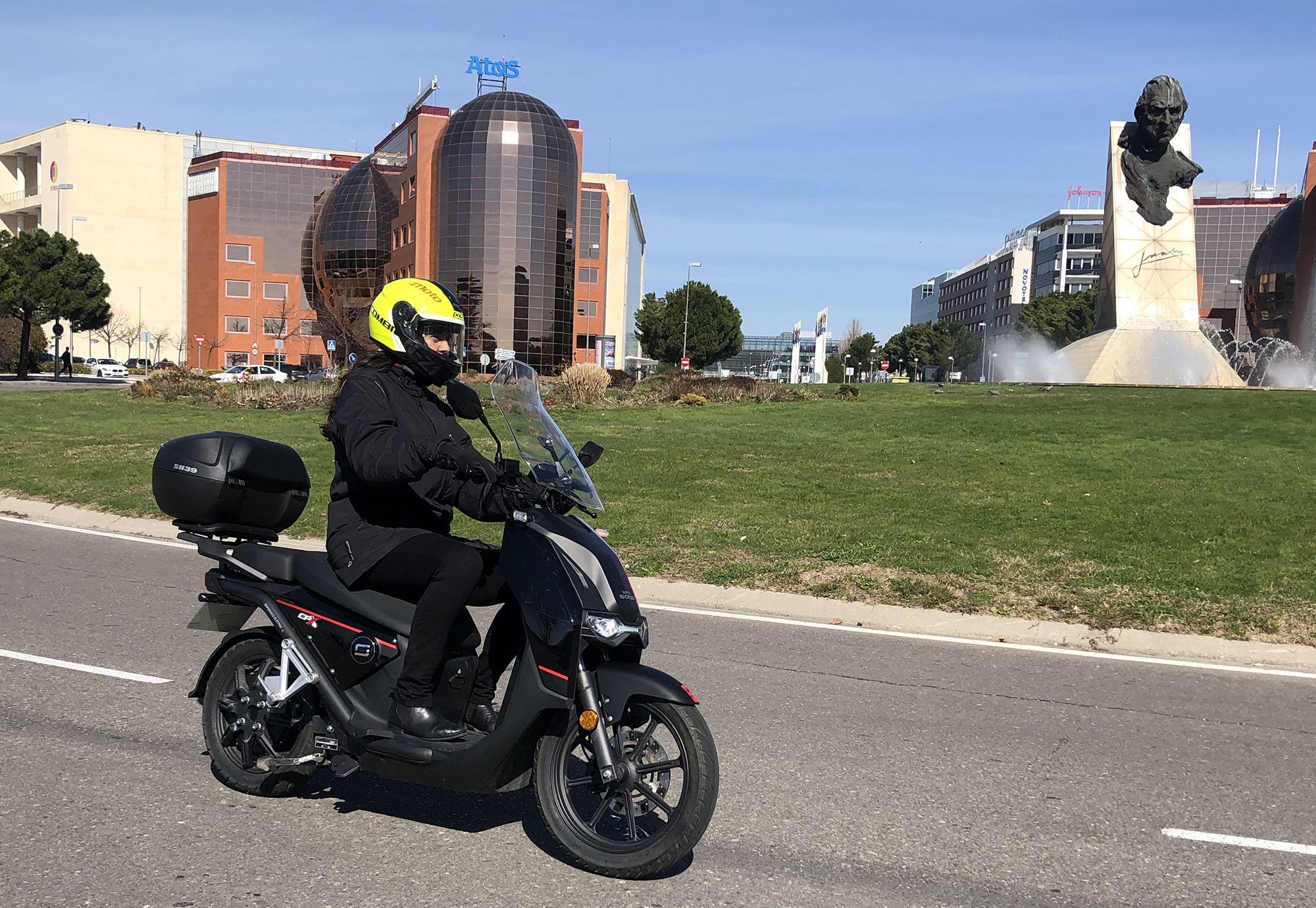 Defectuoso Dictado Para un día de viaje 10 motivos por lo que es beneficioso ir en moto o scooter por la ciudad -  EnMoto